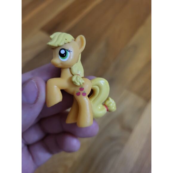 My Little Pony Mini Figure Applejack Orange Earth Pony Hasbro Blind Bag - Picture 7 of 10